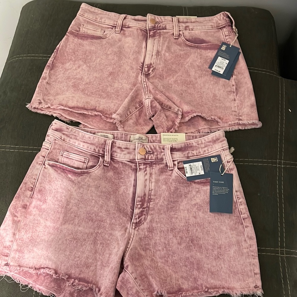 Womens Universal Thread shorts size 12